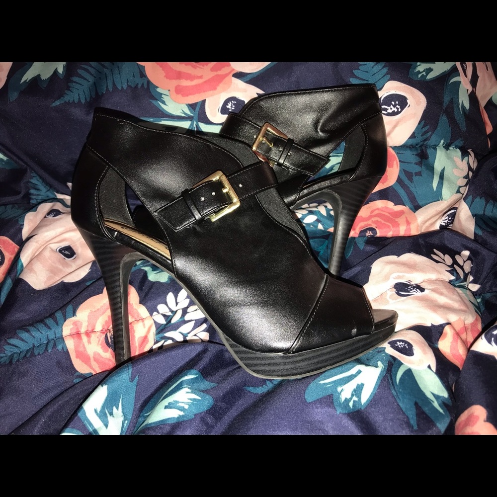 Black open toes heels